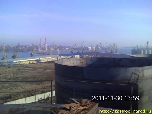 Строительство резервуара в Ильичёвске 