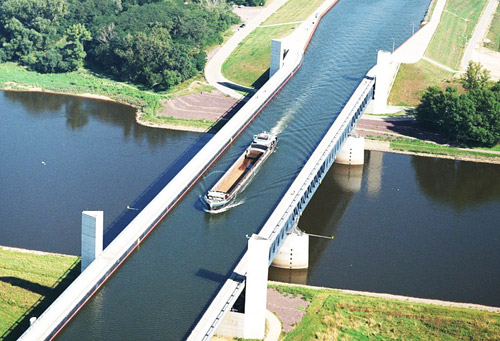 Магдебургский водный мост в Германии